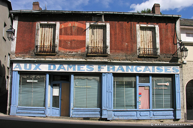 Aux dames Francaises