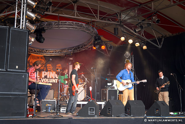 Oerol / El pino and the volunteers