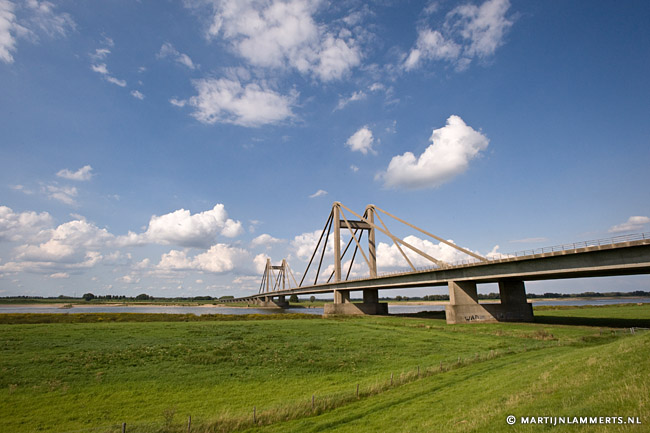 Prins Willem Alexanderbrug