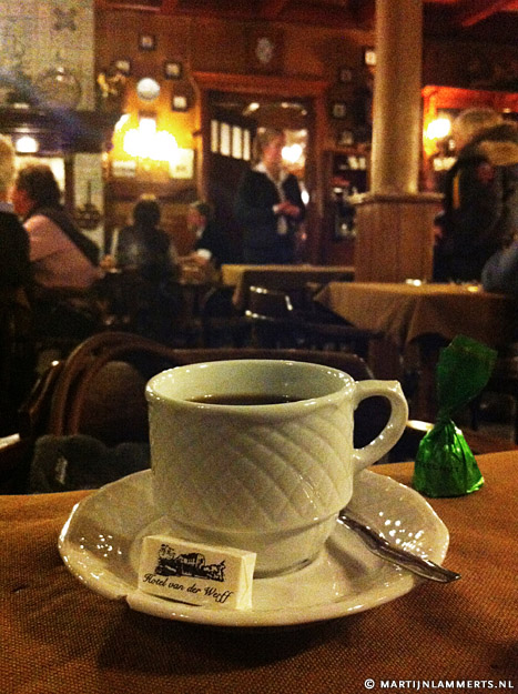 80 cent voor een ouderwetsch bruin bakkie